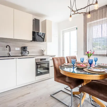 Kalina Deluxe Jelsa (Hvar)