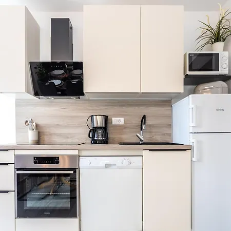 Kalina Deluxe * Jelsa (Hvar)