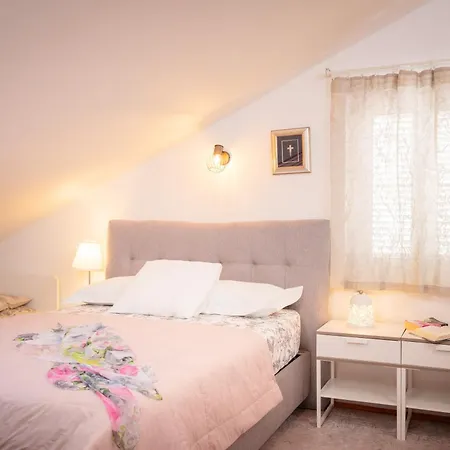 Kalina Deluxe Appartamento *