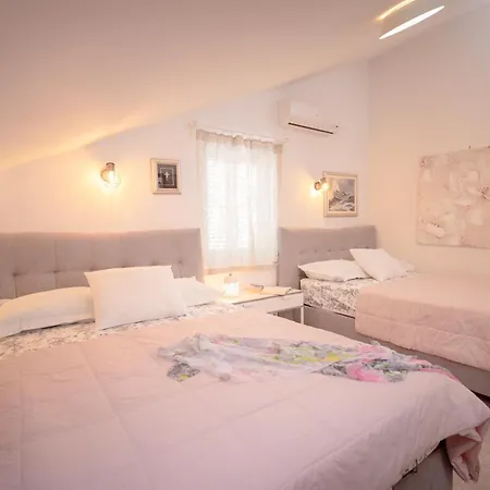 Kalina Deluxe Jelsa (Hvar)