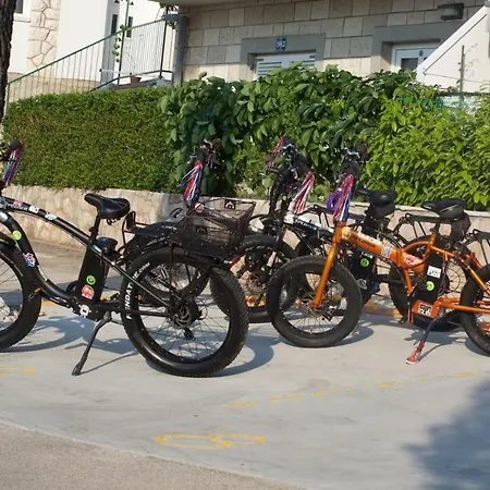 Kalina Deluxe * Jelsa (Hvar)