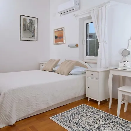 Kalina Deluxe Apartmán *